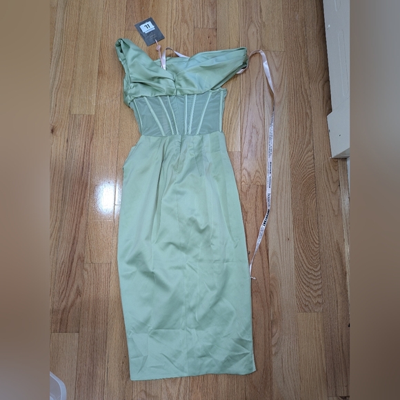 16. NWT HOUSE OF CB LULU PISTACHIO ASYMMETRIC DRAPE MIDI CORSET DRESS - Picture 10 of 13